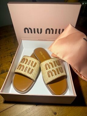 Miu Miu Tan Raffia Logo Slide Sandals. Size US 7 EUR 38